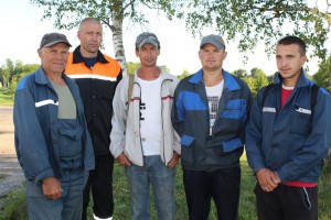 у ліку лепшых працаўнікоў арганізацыі будаўнікі В. Р. Падгайскі, А. А. Лысёнак, Д. А. Дзямідаў, Ю. Г. Цітовіч, С. Т. Гасюль